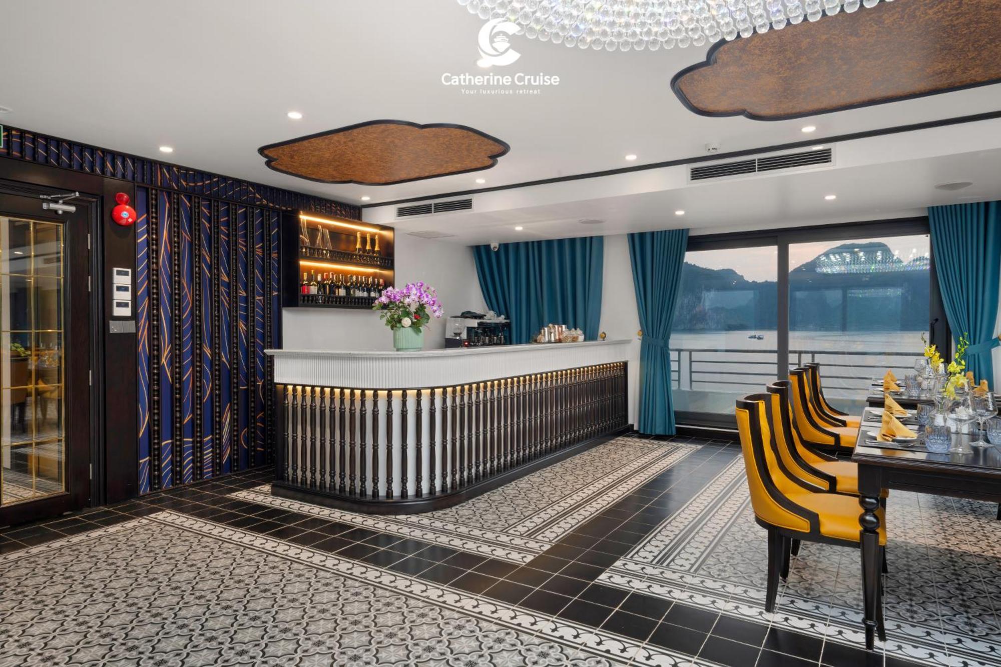 Catherine Cruises Ha Long Bay Exterior photo