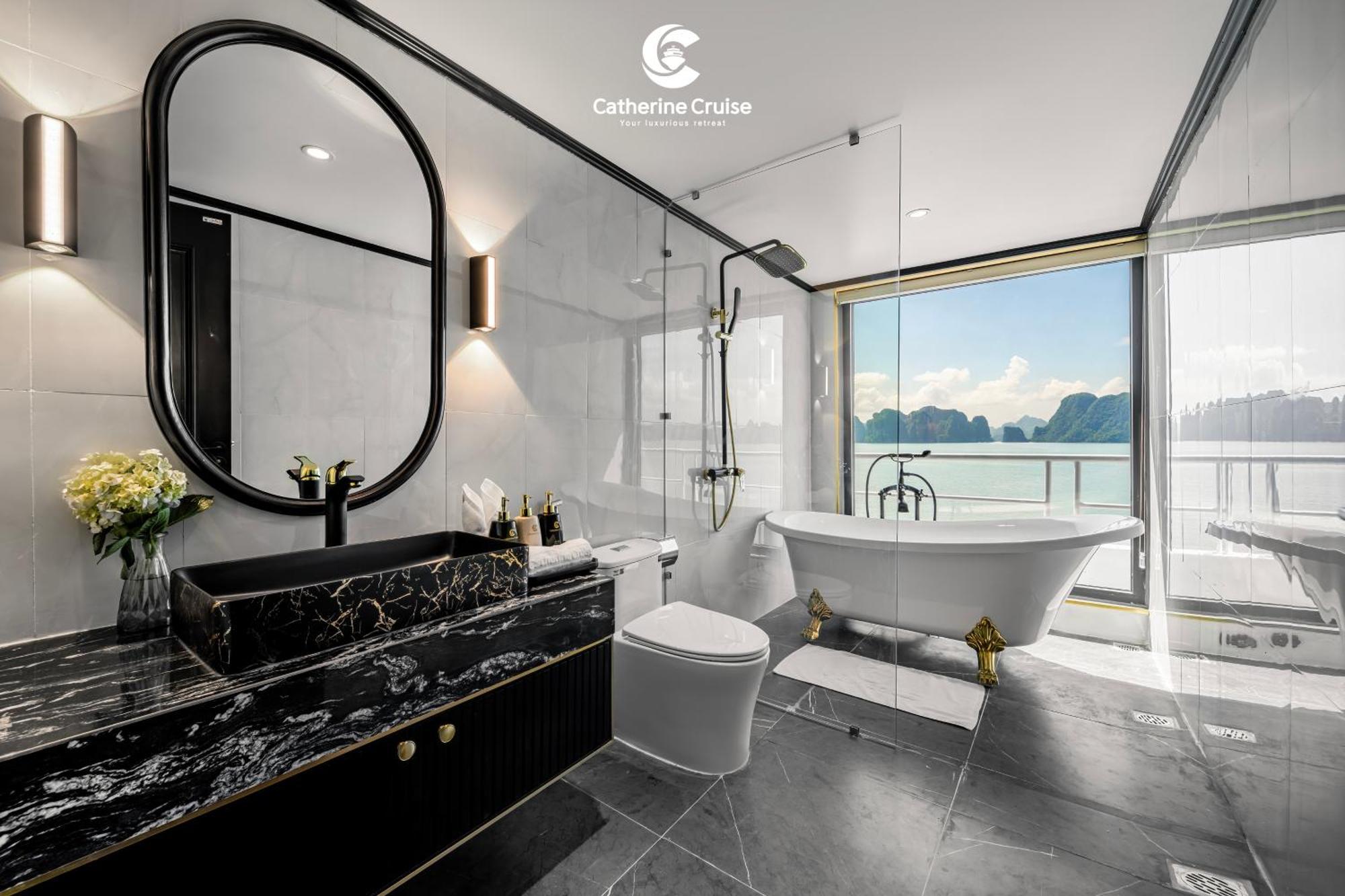 Catherine Cruises Ha Long Bay Exterior photo